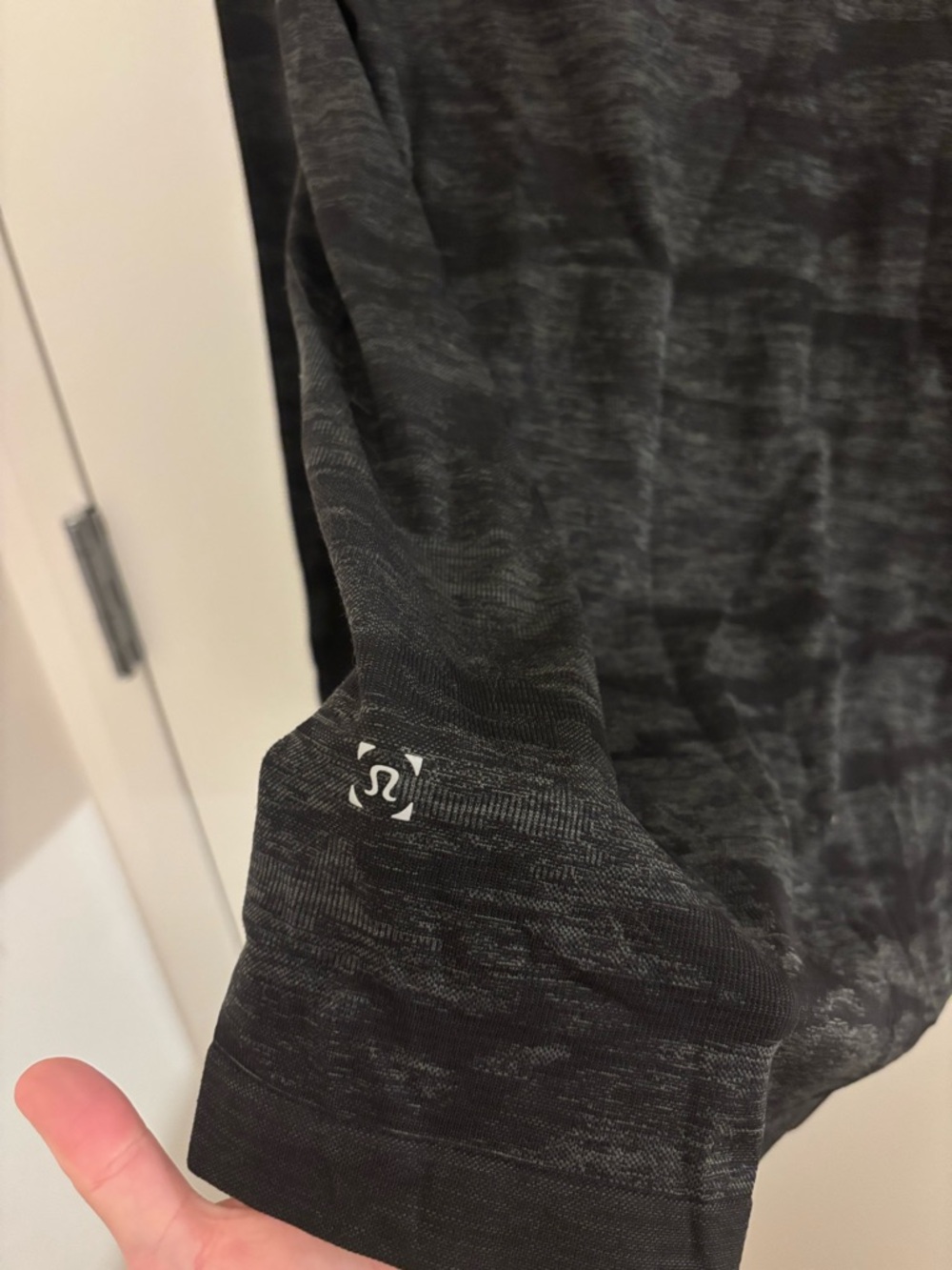 Lululemon Men’s Long Sleeve Swiftly Tech - Picture 3 of 4
